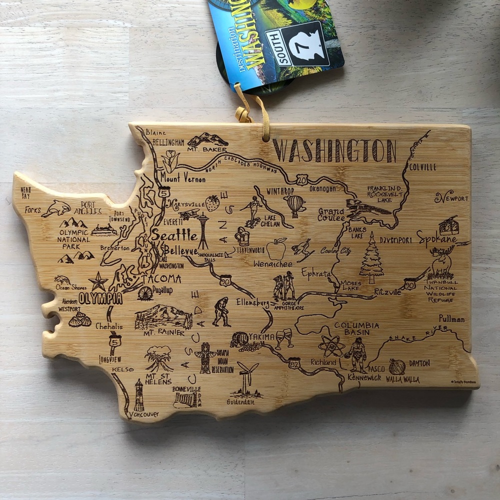 Washington State bamboo cutting board. NWT. Never used.